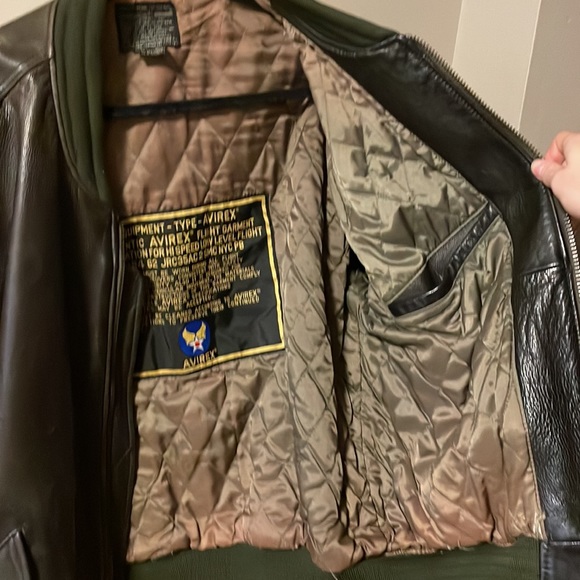 Vintage Avirex leather jacket - Picture 4 of 7